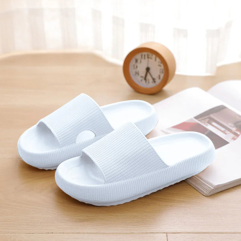 KneeHugs™ – Beschert drei Babyknietjes – auf jeder Seite